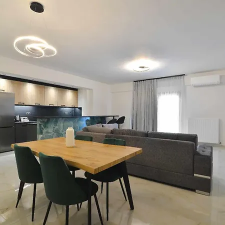Anemos Luxury *