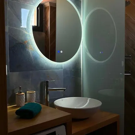 Anemos Luxury * Leptokaria